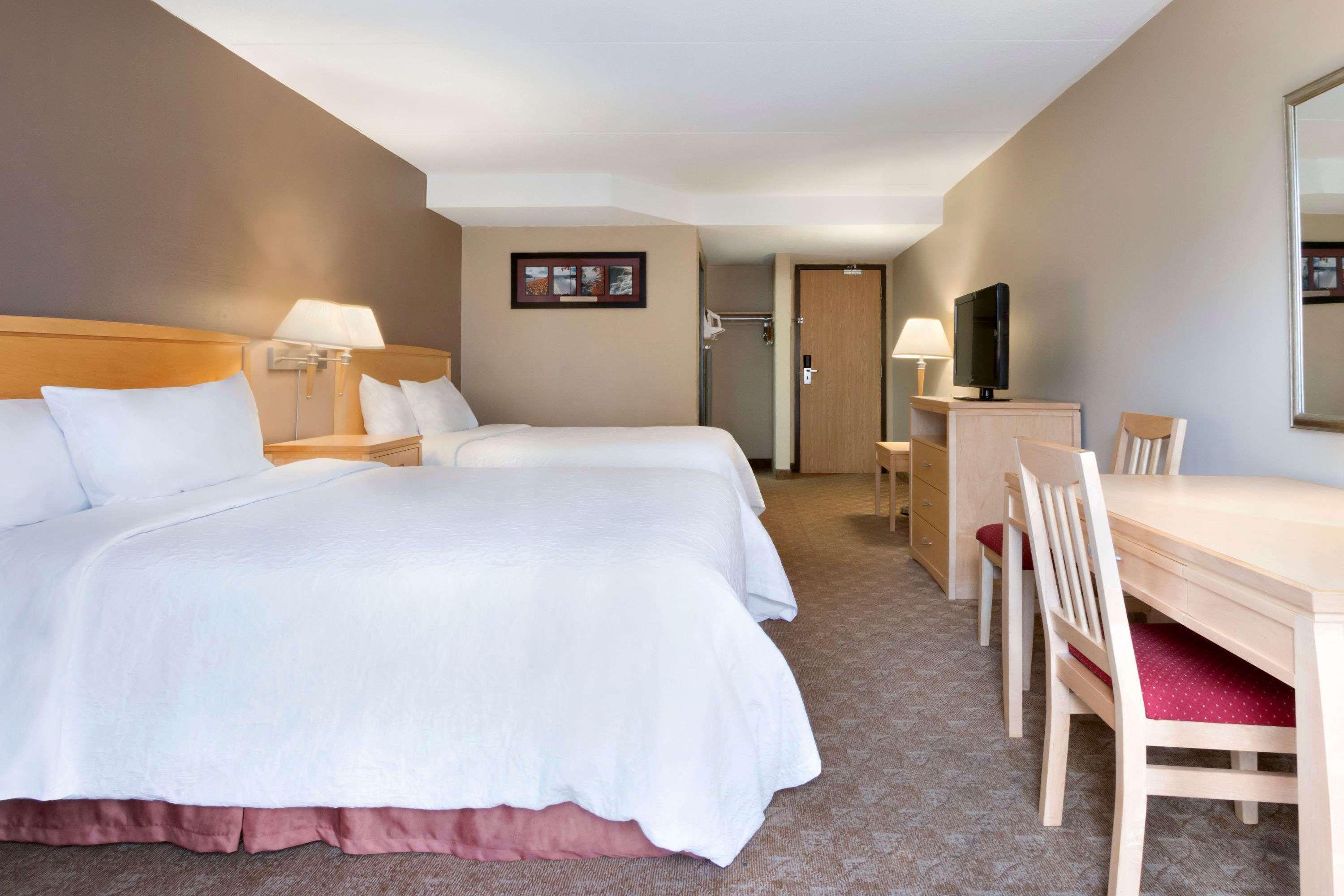 Days Inn By Wyndham Niagara Falls Near The Falls Eksteriør billede