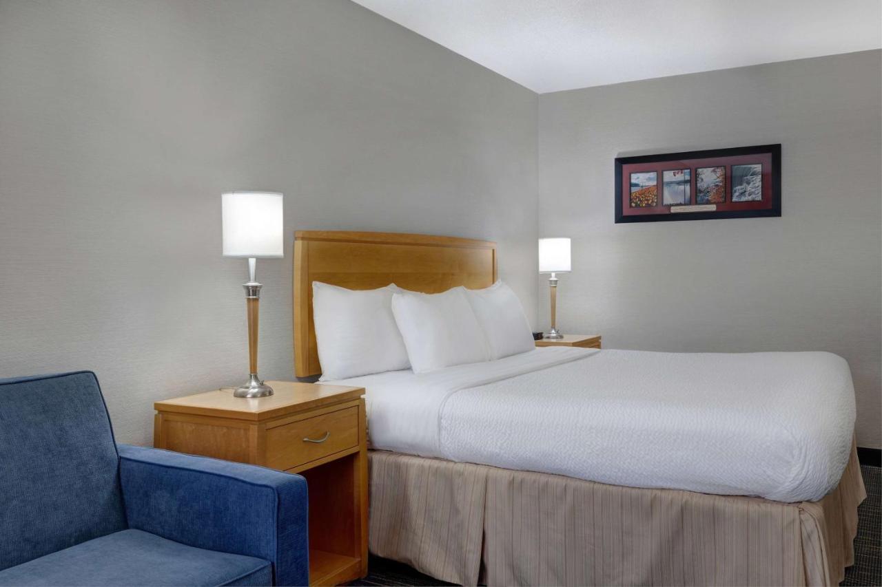 Days Inn By Wyndham Niagara Falls Near The Falls Eksteriør billede
