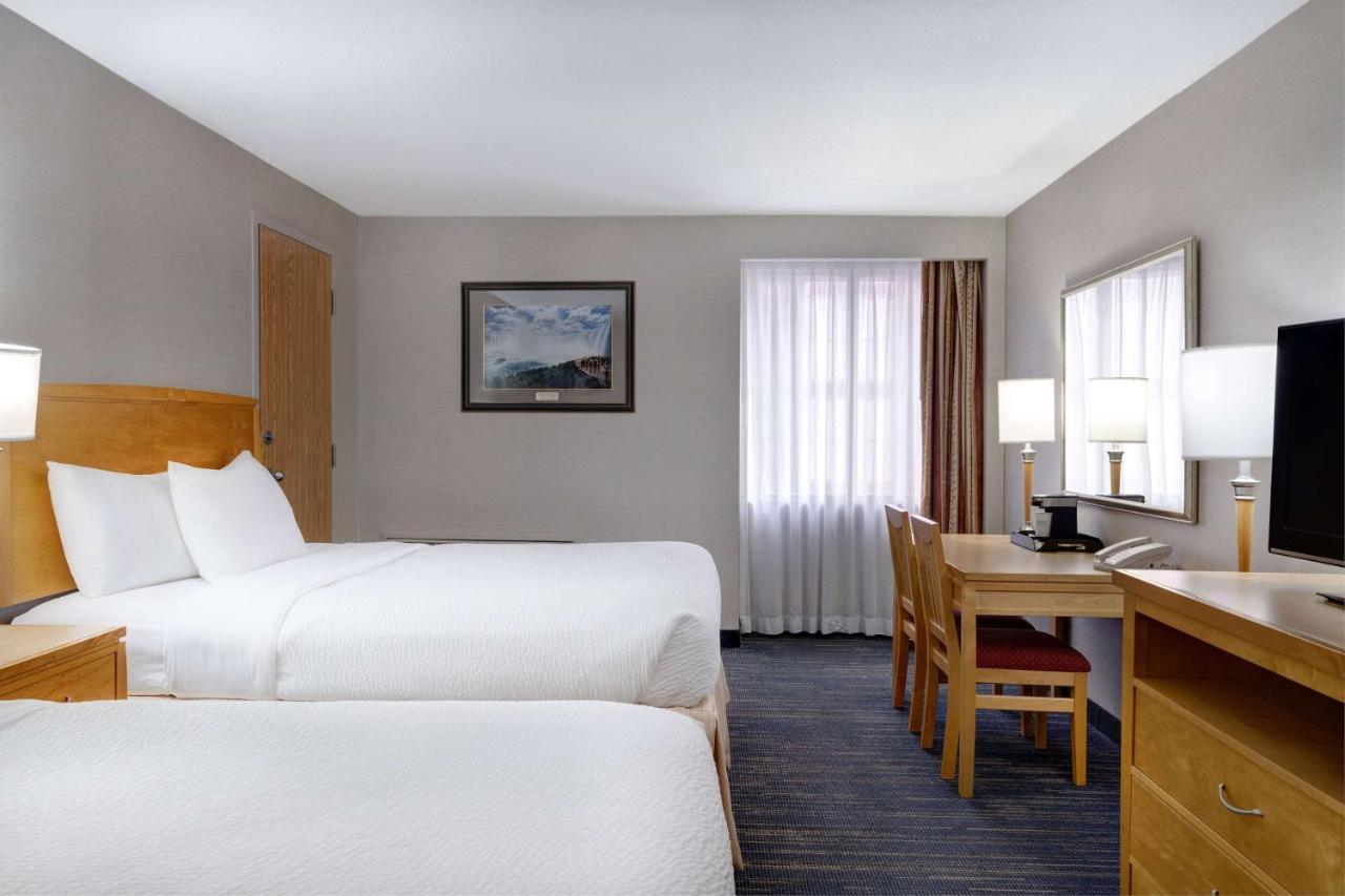 Days Inn By Wyndham Niagara Falls Near The Falls Eksteriør billede