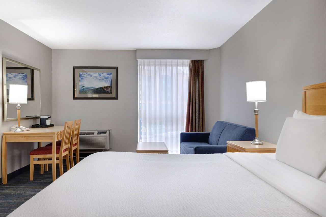 Days Inn By Wyndham Niagara Falls Near The Falls Eksteriør billede