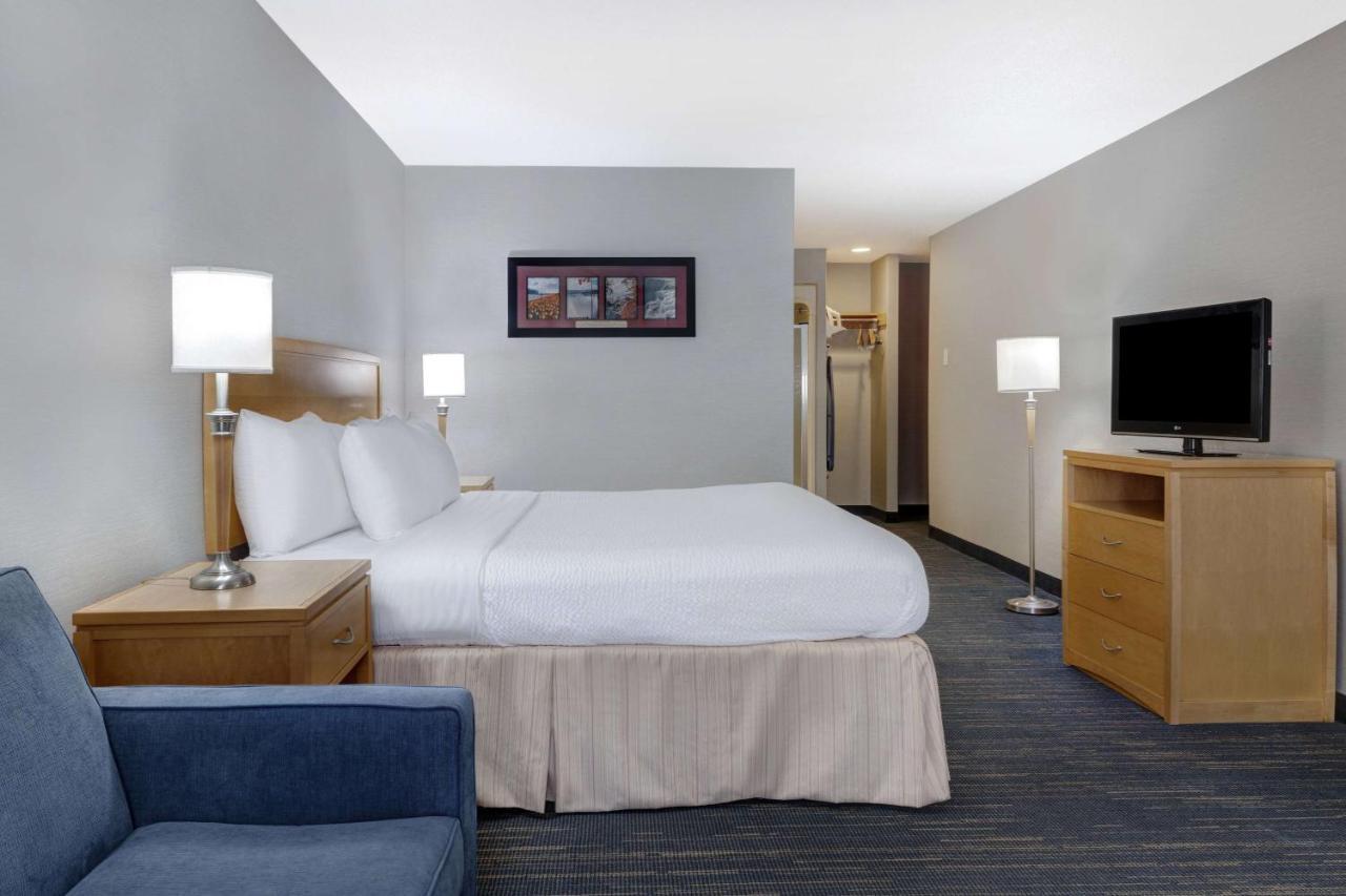 Days Inn By Wyndham Niagara Falls Near The Falls Eksteriør billede